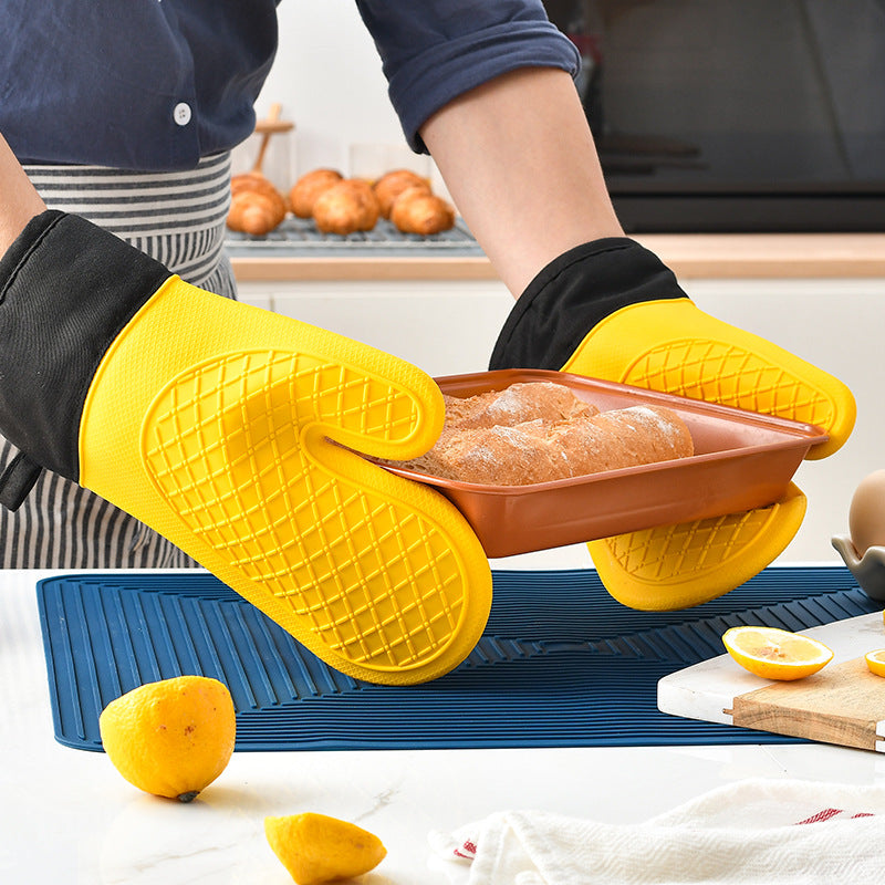 Heat-resistant silicone oven gloves with ergonomic design Stornfield