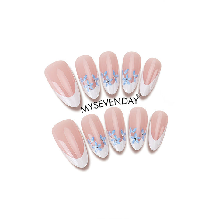 Elegant Floral Accent Press-On Nail Set Stornfield