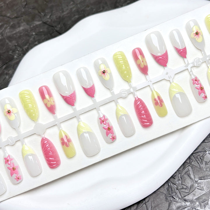 Decorative Floral-Themed Press-On Nail Set