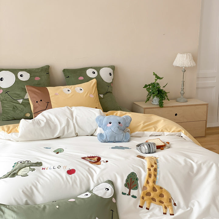 Children's bedding set with stitched safari appliqués and soft cotton blend