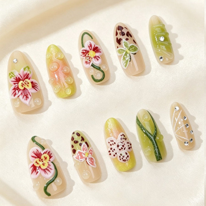 Nail art set with floral design and accents Stornfield