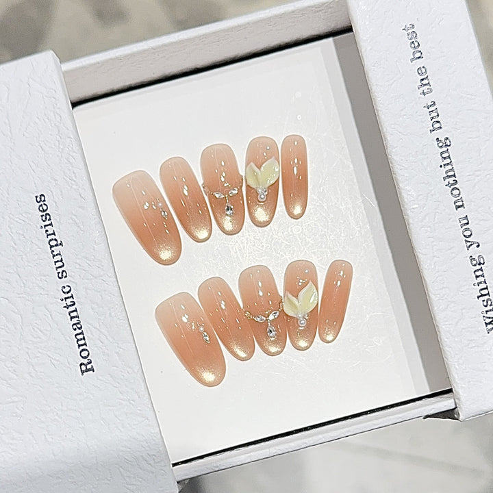 Artificial nails with Romantic Design Stornfield
