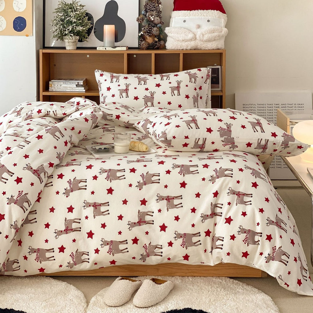 Children's bedding set with soft percale and cute Christmas sheep all-over print