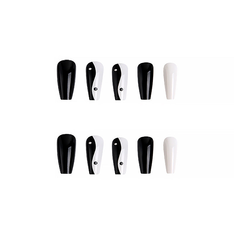 Artificial nails with Yin-Yang design Stornfield