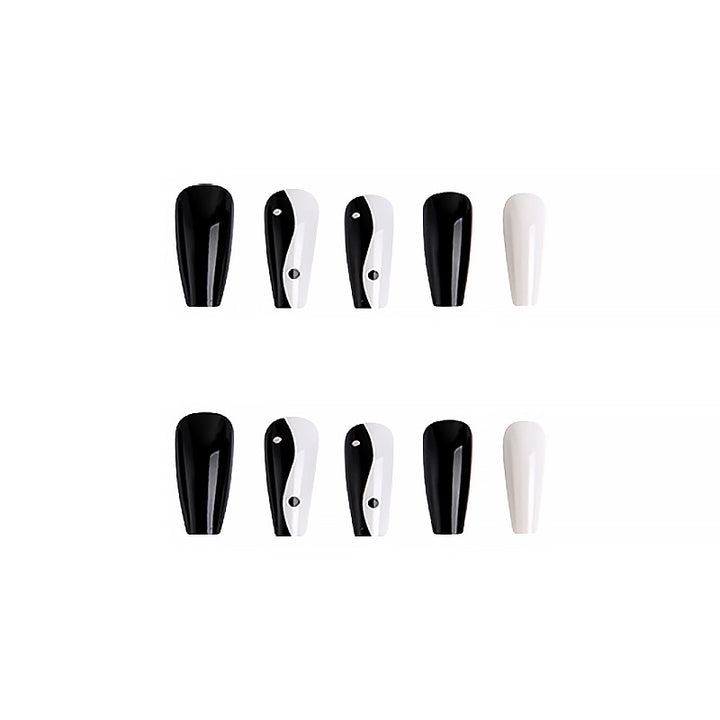 Artificial nails with Yin-Yang design Stornfield