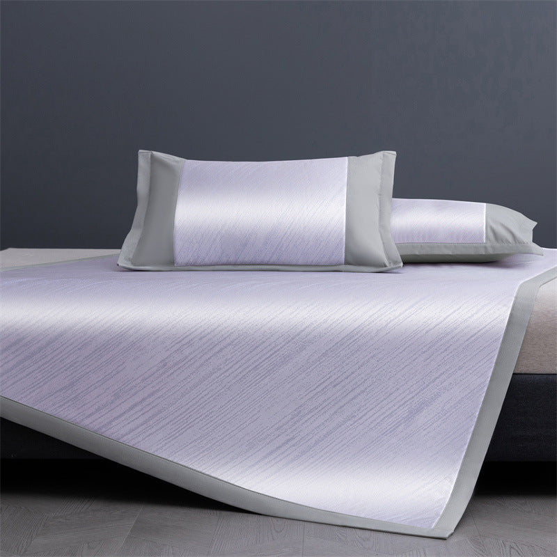 Women's Luxurious Bedspread with Elegant Two-Tone Design Stornfield