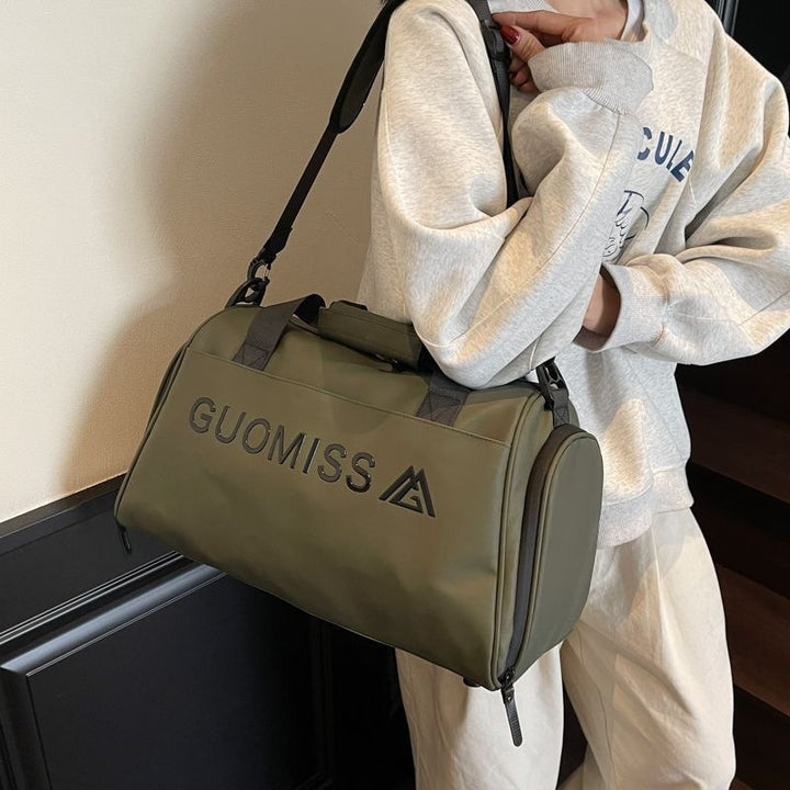 Sporty travel bag with many organizational pockets Stornfield