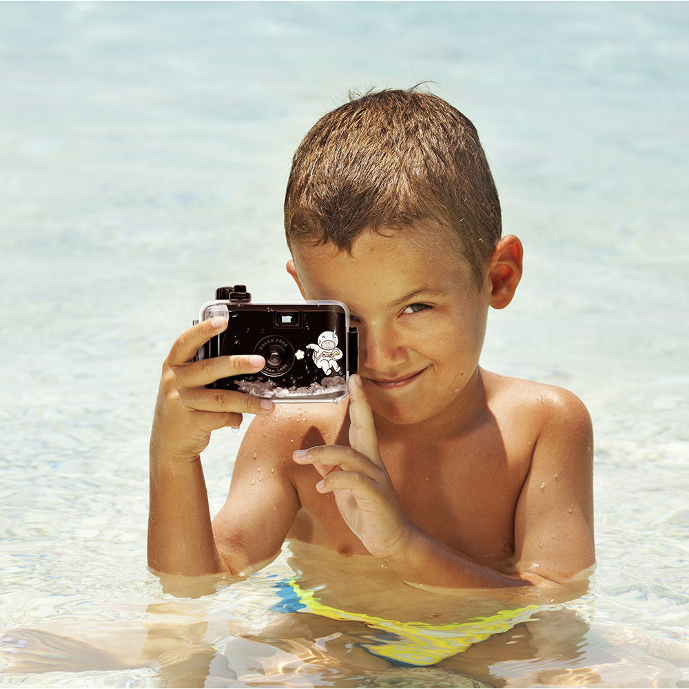 Adventure-Ready Waterproof Film Camera Stornfield