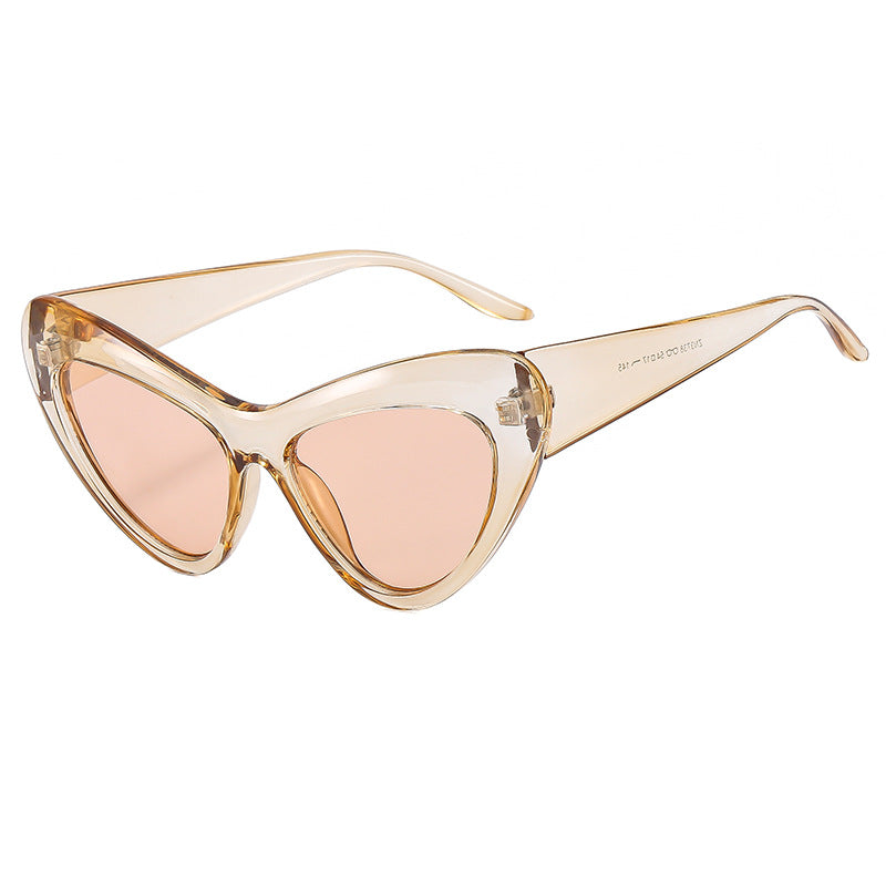 Women Cat-Eye Sunglasses in Distinctive Design Stornfield