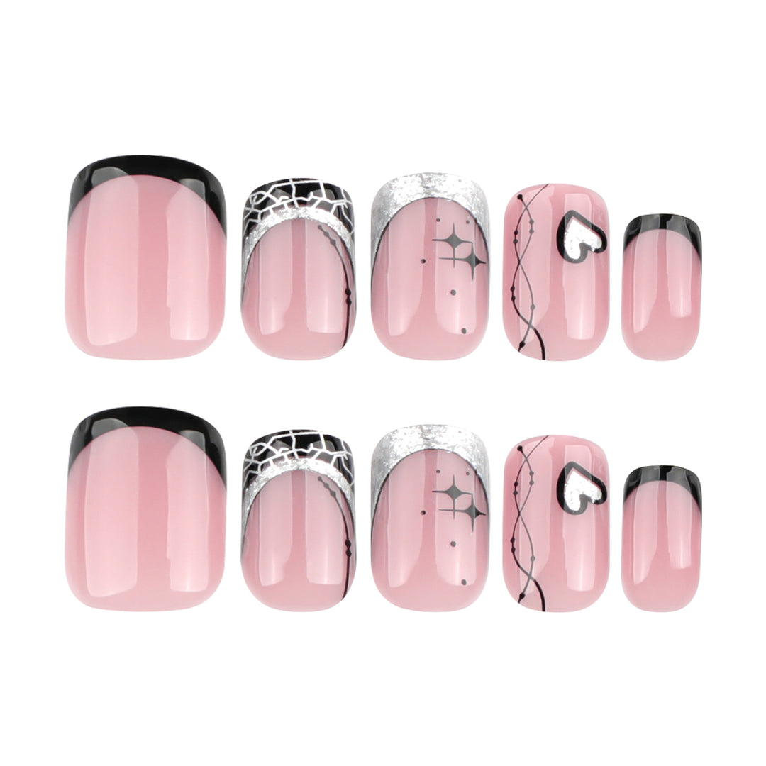 Artificial nail art with glamorous design Stornfield