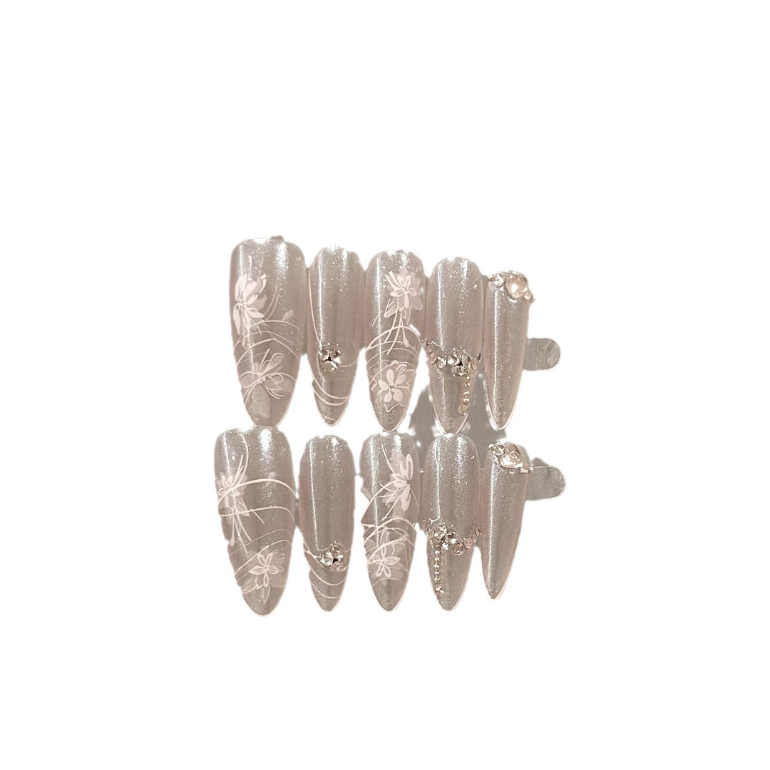 Elegant Floral Pattern Press-On Nail Set