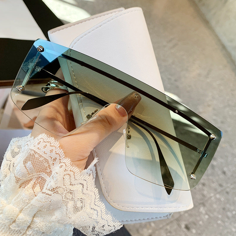 Women oversized sunglasses with modern frame and UV protection Stornfield