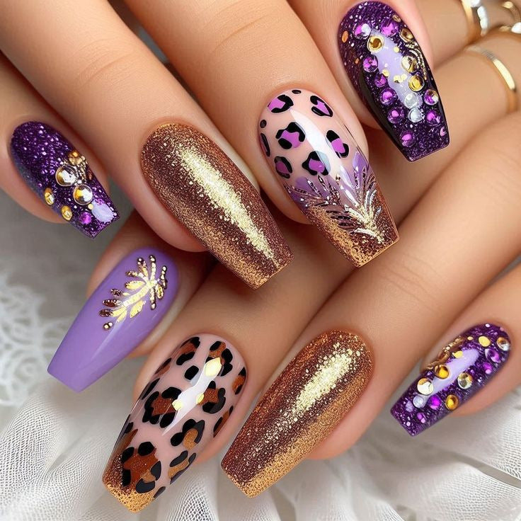 Artificial nails in stylish leopard design with luxurious glitter accents Stornfield