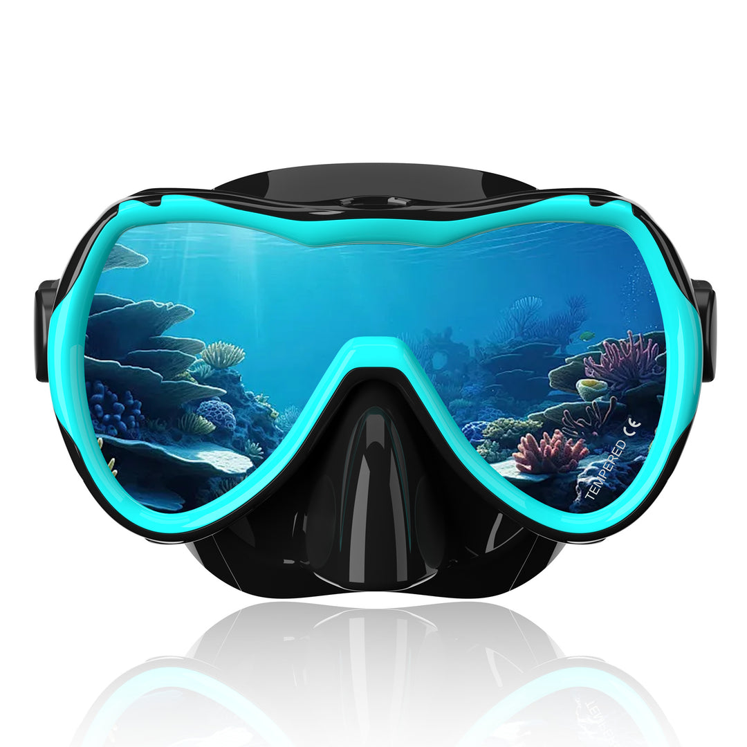 Diving mask with wide field of vision by Stornfield