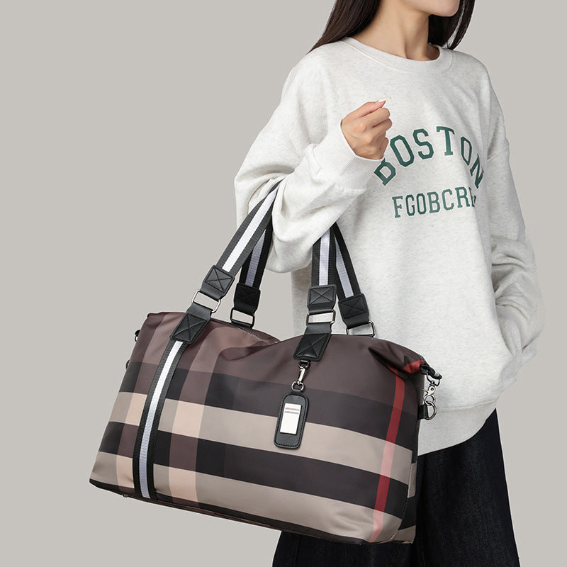 Sporty travel bag with intelligent compartment design Stornfield