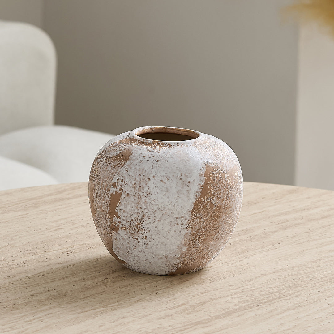 Elegant ceramic vase in Scandinavian style Stornfield