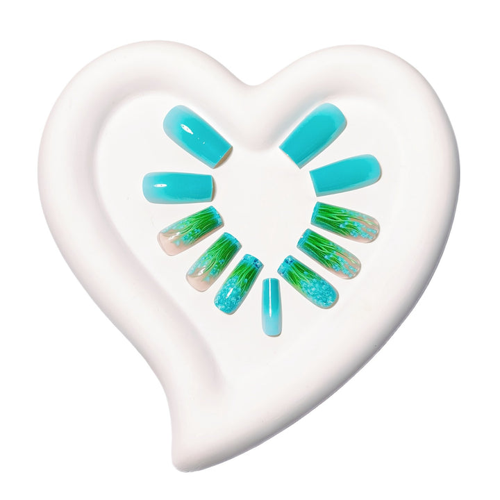 Artificial nails with innovative water motif Stornfield