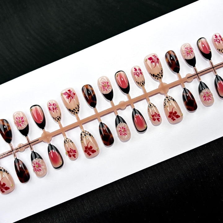 Artistic Floral Press-On Nail Set 1790745789