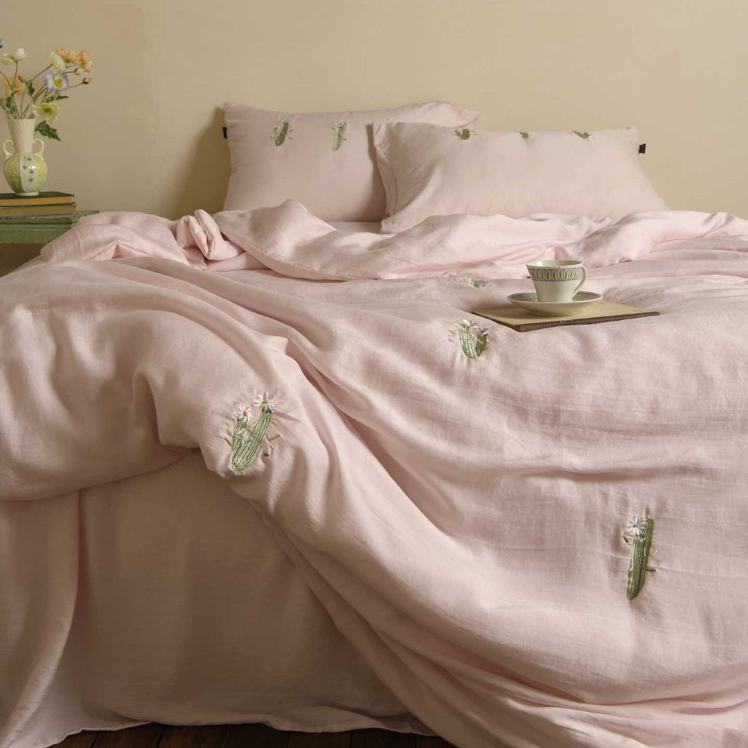 Embroidered cotton gauze bedding set with delicate cactus embroideries