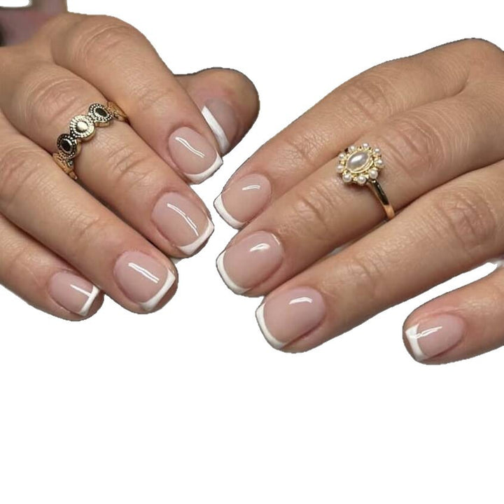 Artificial Nail Art with Elegant French Tip Stornfield