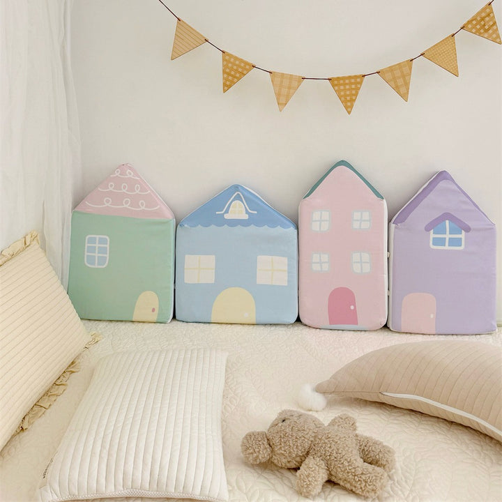 House-shaped seat and back cushions made of plush with checkered pattern