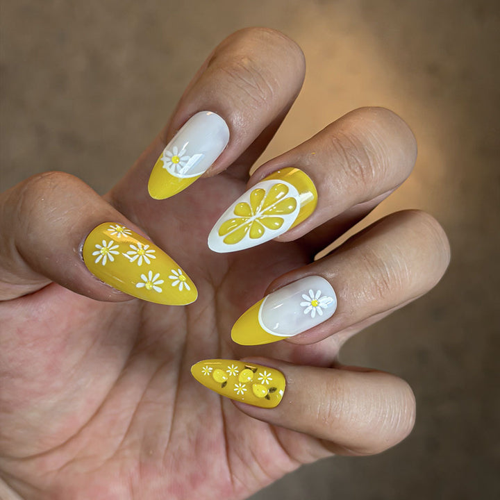Floral Patterned Press-On Nail Set Stornfield