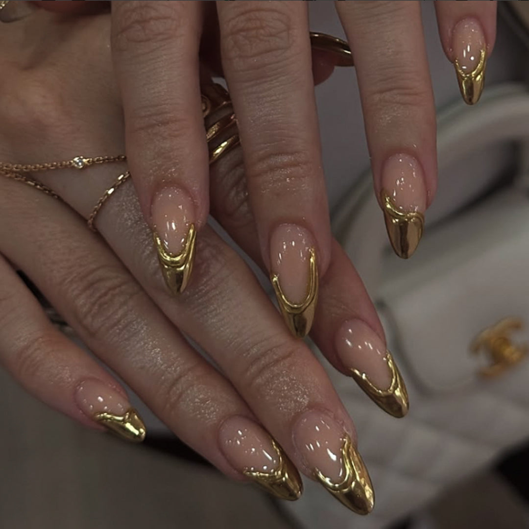 Elegant nail art in maritime design with glitter and 3D accents Stornfield