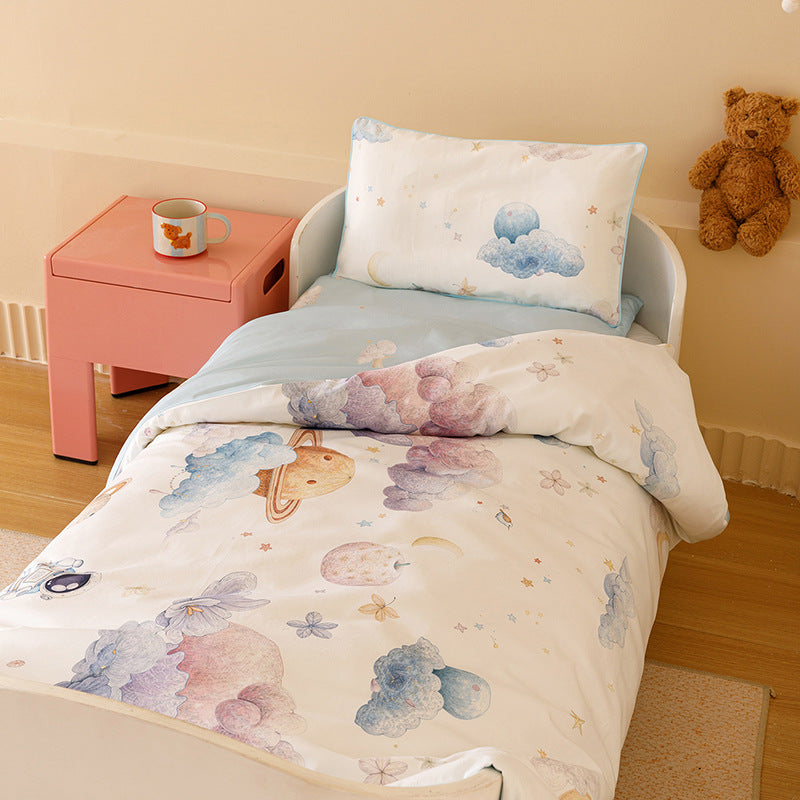 Children's bedding set with heavenly watercolor planet and cloud design made of cotton satin