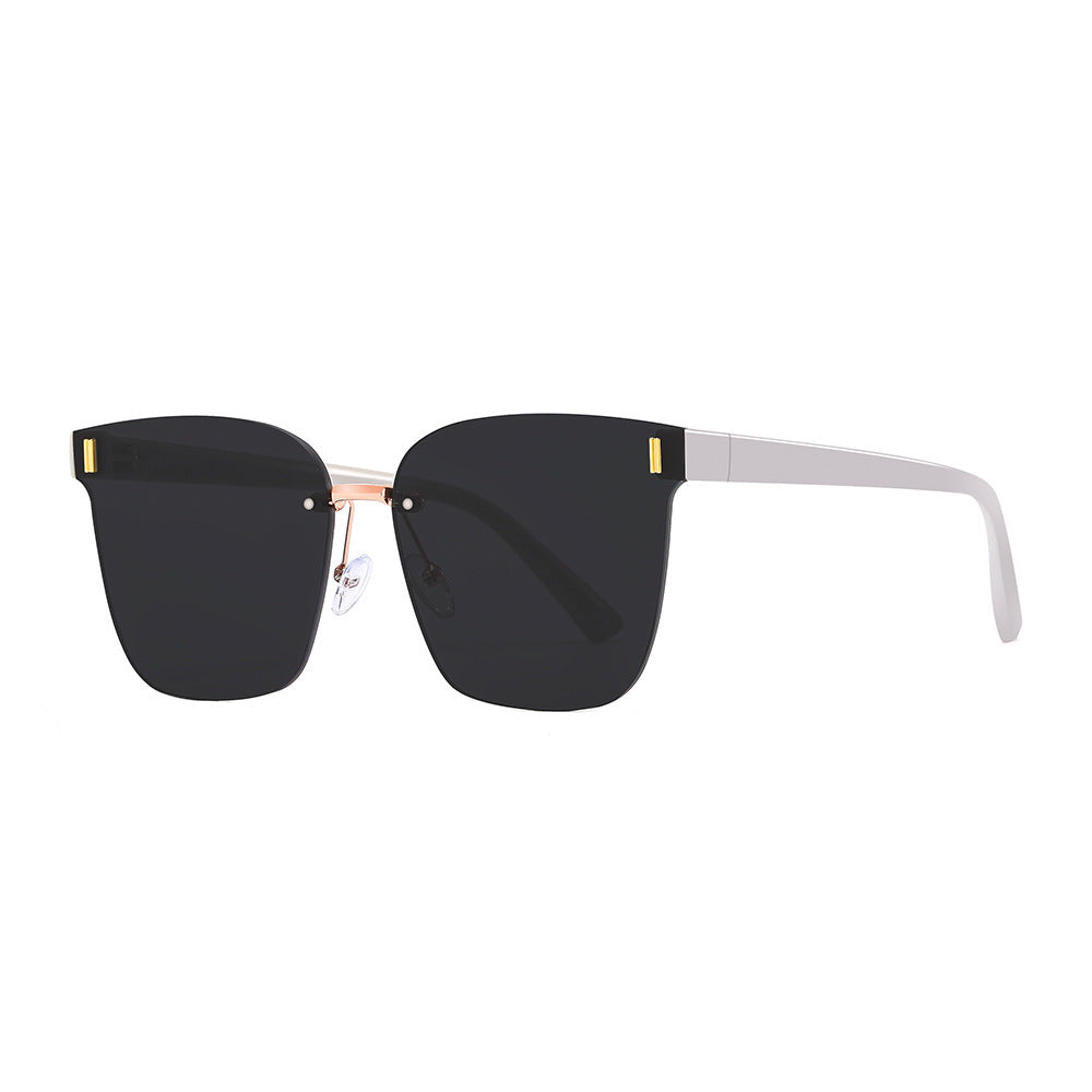 Women’s sunglasses in a modern design with a wide frame Stornfield