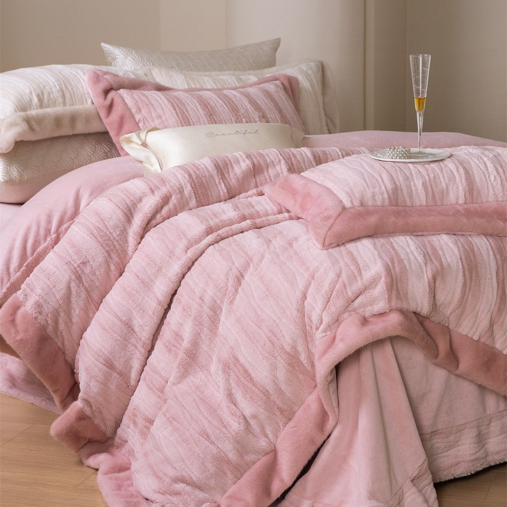 Cozy quilted reversible duvet cover with faux fur trim