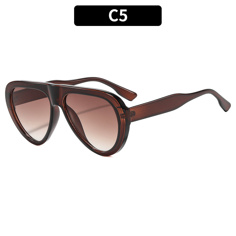 Fashion-Forward Geometric Frame Sunglasses