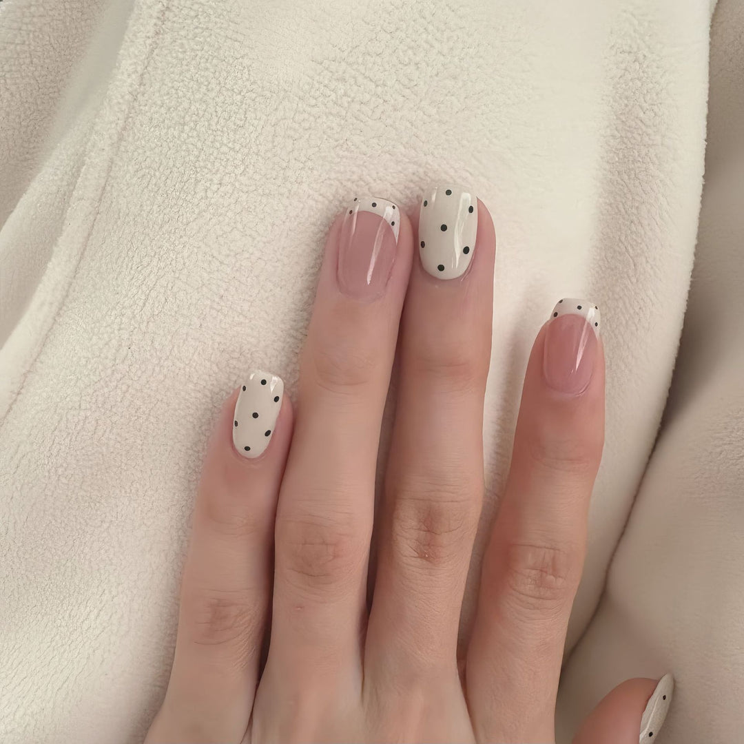 Artificial Nail Tips in Elegant Design Stornfield