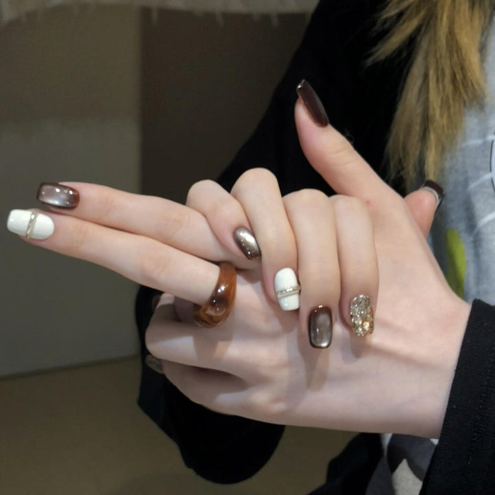 Artificial nails with elegant glitter pattern Stornfield