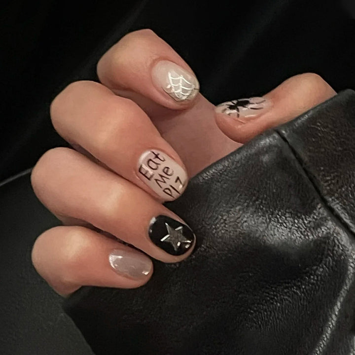 Creative nail art with Halloween motifs Stornfield