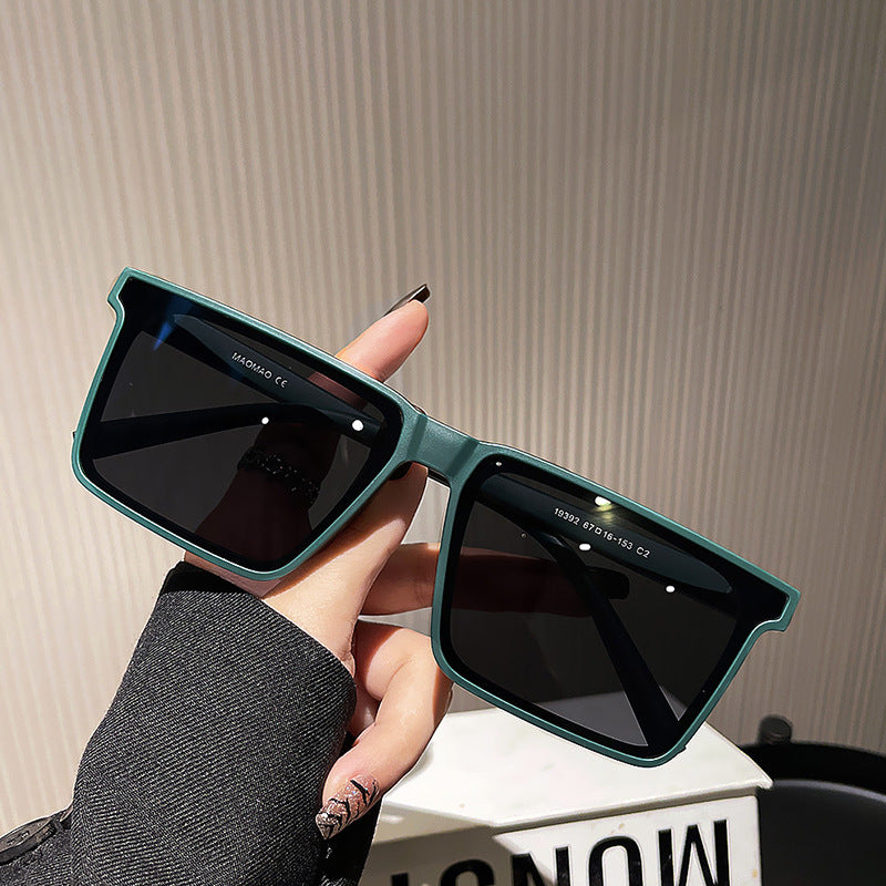 Ladies square sunglasses with modern, sturdy plastic frame Stornfield