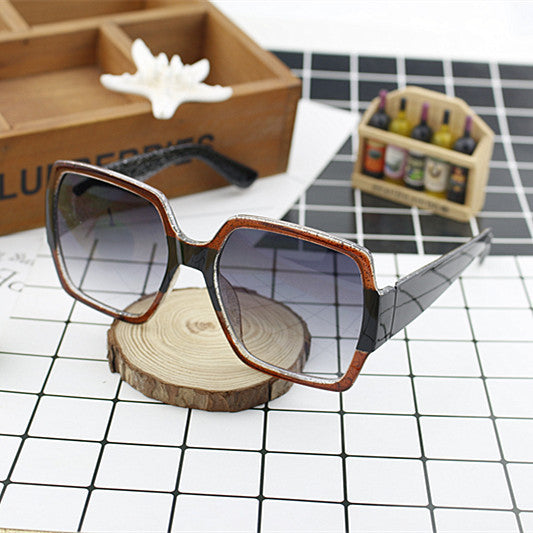 Ladies extravagant square sunglasses with unique design Stornfield