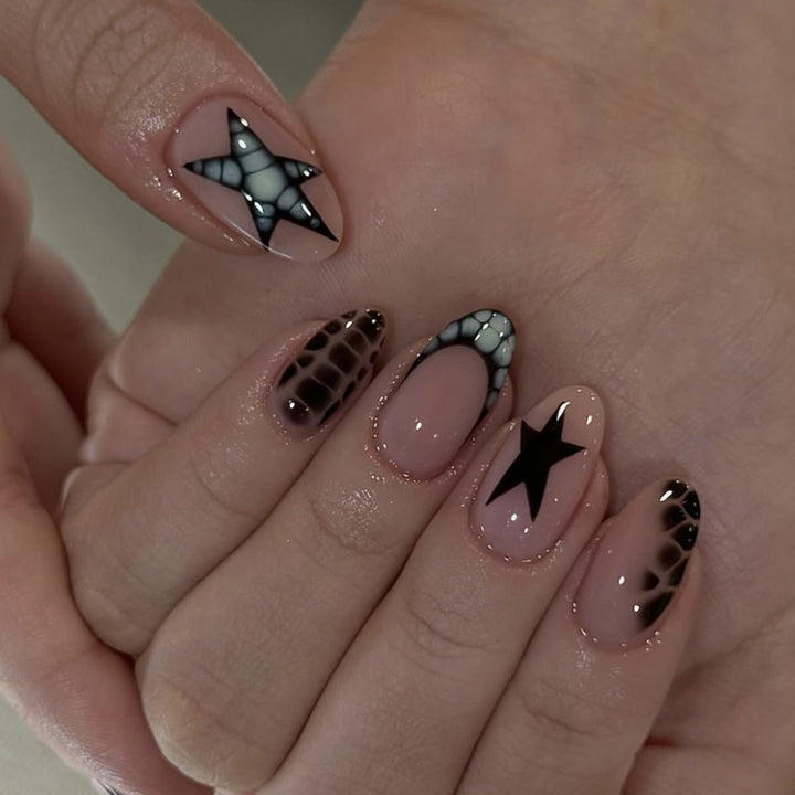 Creative Nail Art in Modern Style Stornfield