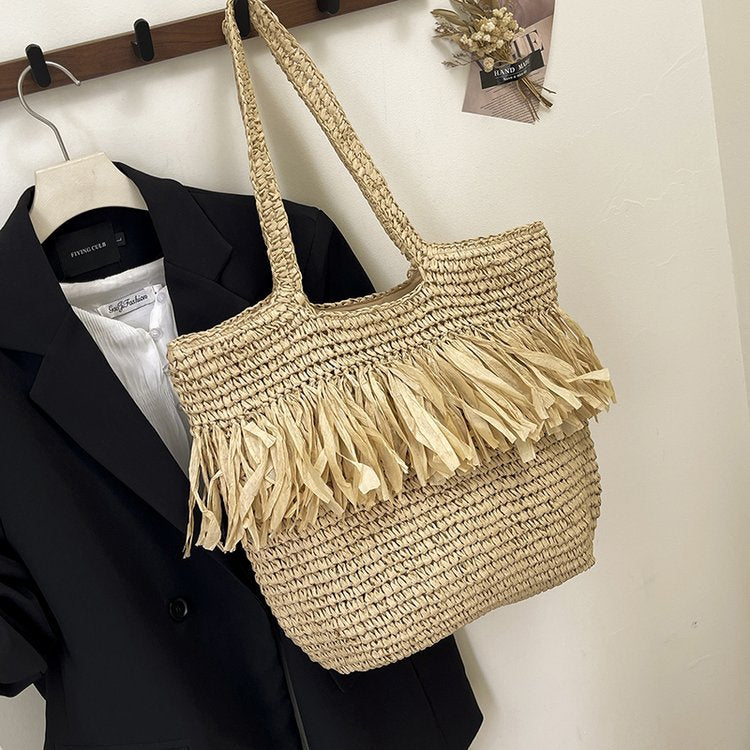 Charming Bast handbag with decorative fringes Stornfield
