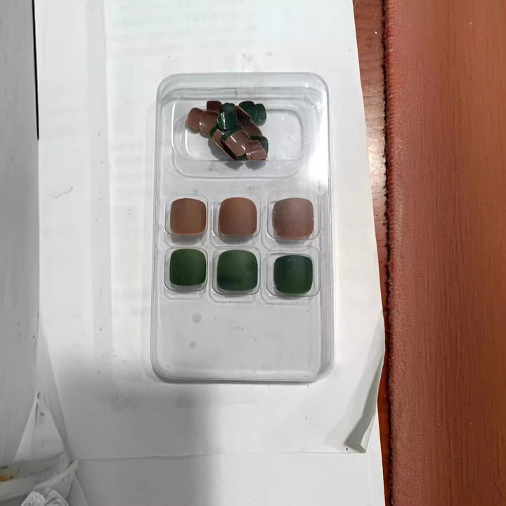 Decorative Press-On Nail Set Stornfield