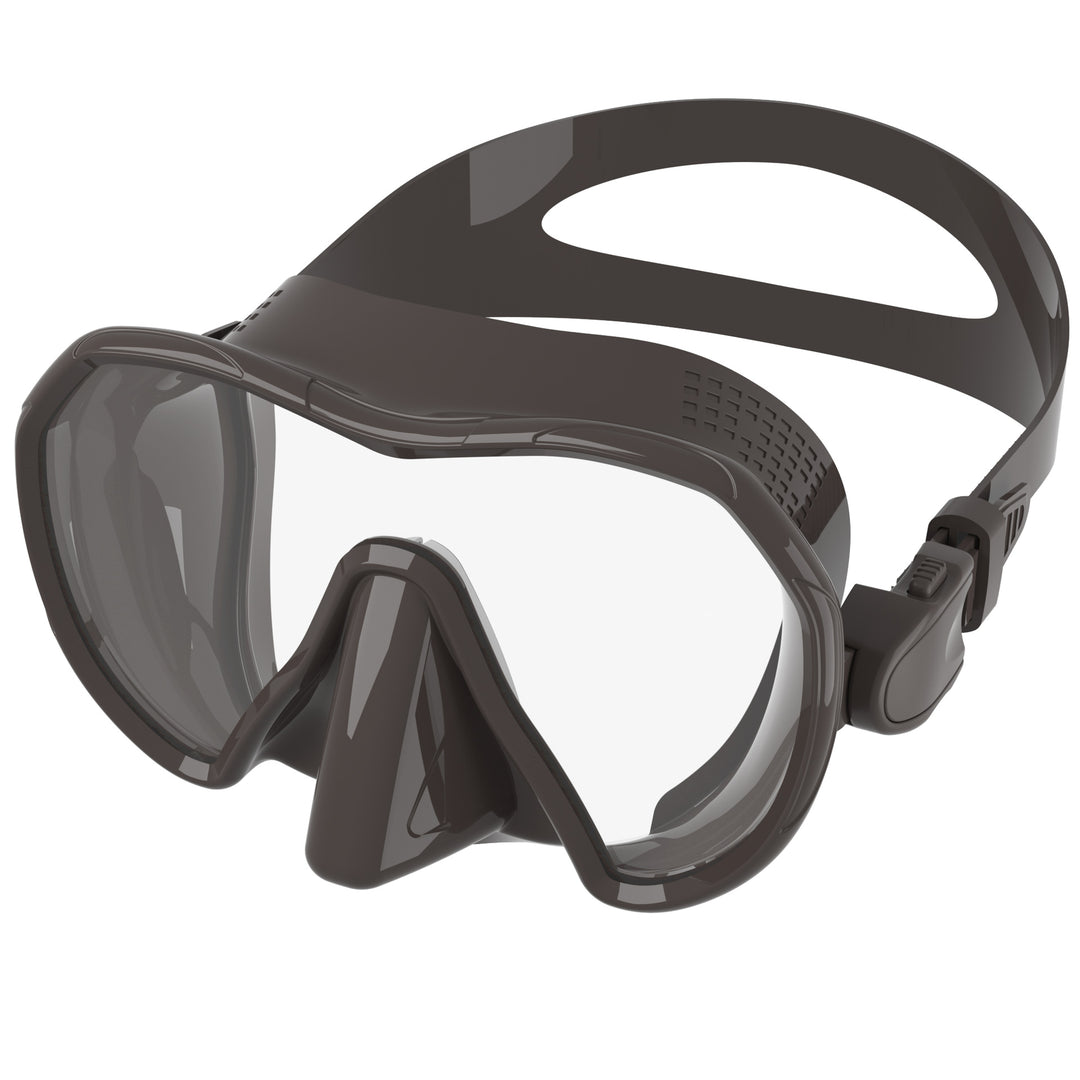 Diving mask with wide field of vision and innovative anti-fog technology Stornfield