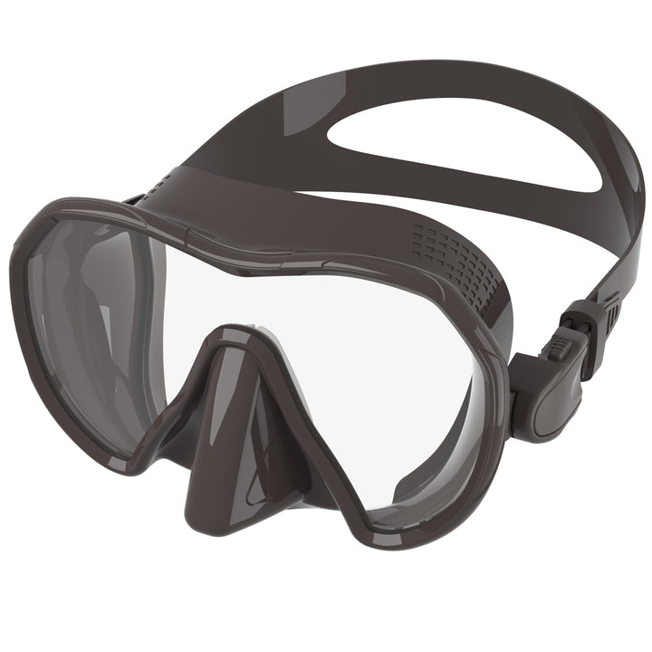 Diving mask with wide field of vision and innovative anti-fog technology Stornfield