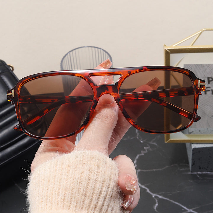 Women’s fashionable glasses with a fine frame and strict contours Stornfield