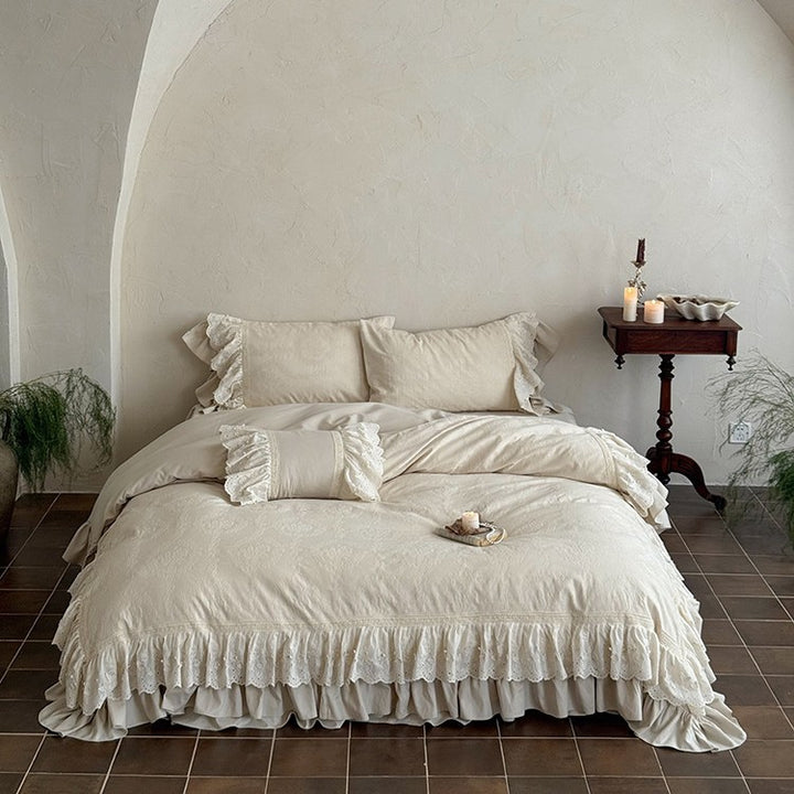 Decorative bedspread with double lace ruffle