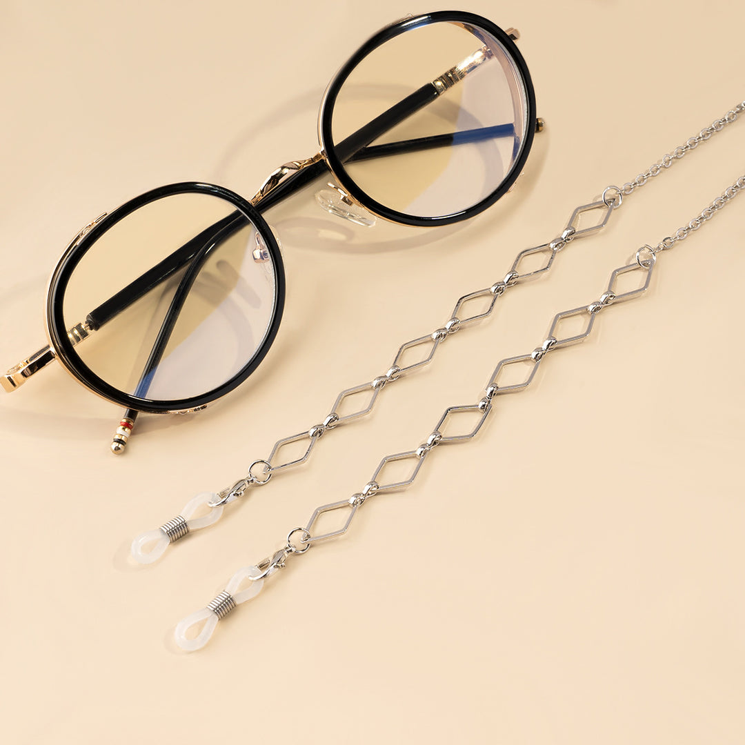 Fashion-Forward Eyewear Chain Stornfield