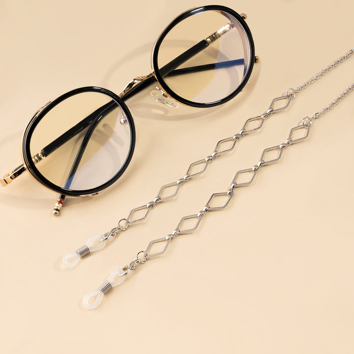 Fashion-Forward Eyewear Chain Stornfield