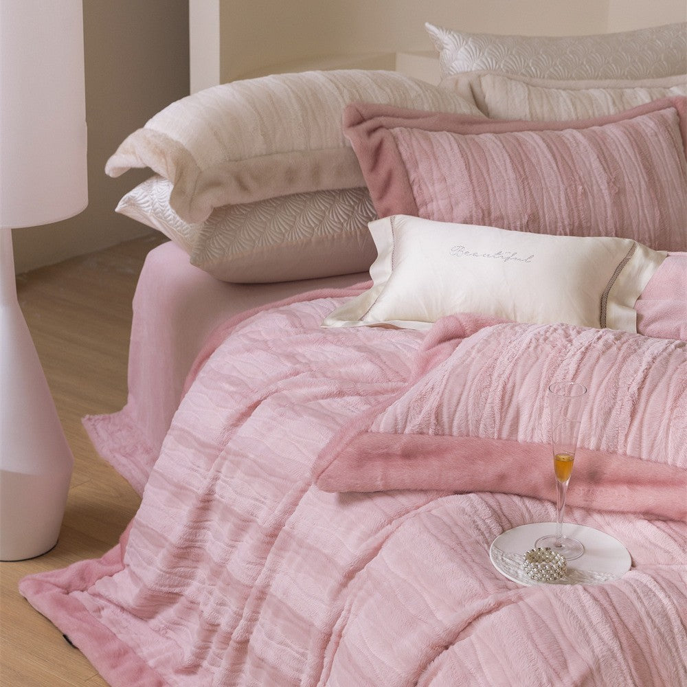 Cozy quilted reversible duvet cover with faux fur trim