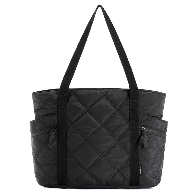 Spacious and multifunctional everyday bag Stornfield