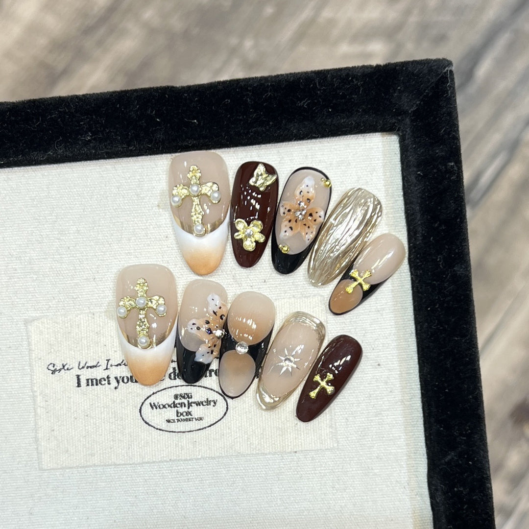Decorative Press-On Nail Set with Artistic Elements