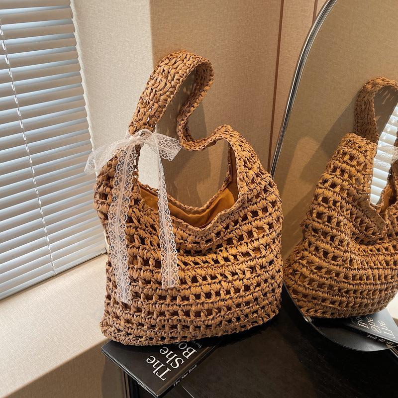 Handmade beach bag with lace Stornfield