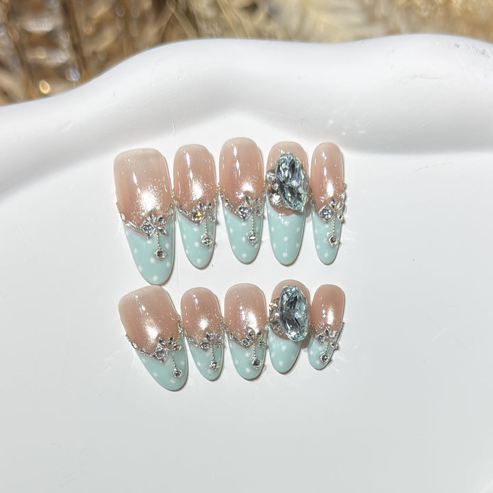 Elegant Decorative Press-On Nail Set with Gemstone Accents Stornfield